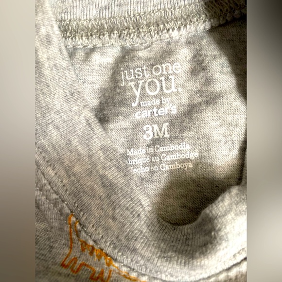 3 Months boy Carters pack! 3 Onesies, 2 piece fall outfit and 1 long sleeve💙🍁 - Picture 13 of 14